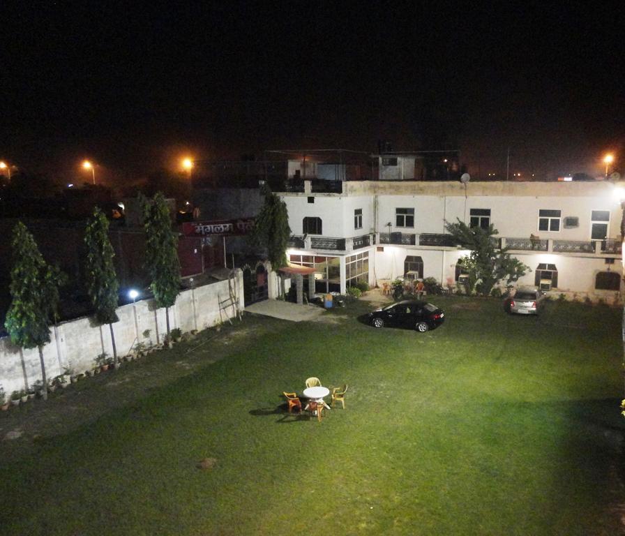 Fabexpress Landmark Awadh Hotel Lucknow Eksteriør billede